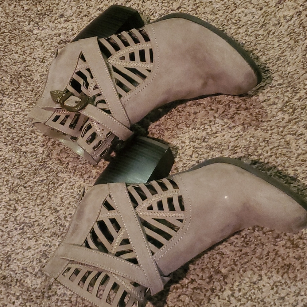 Qupid booties sz 10 - Picture 2 of 3